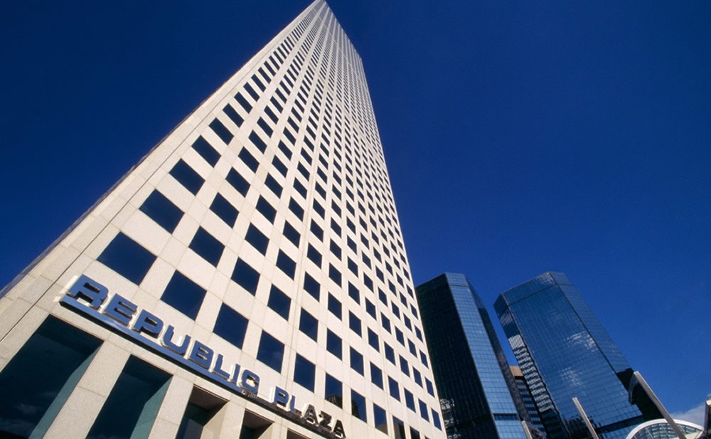 Republic Plaza Concourse exterior